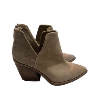Vince Camuto Women's Gigietta Block Heel Bootie Suede US 7 1/2